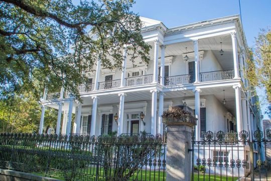 New Orleans Garden District Walking Tour Including Lafayette Cemetery No. 1